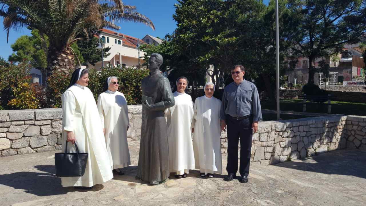 SESTRE DOMINIKANKE