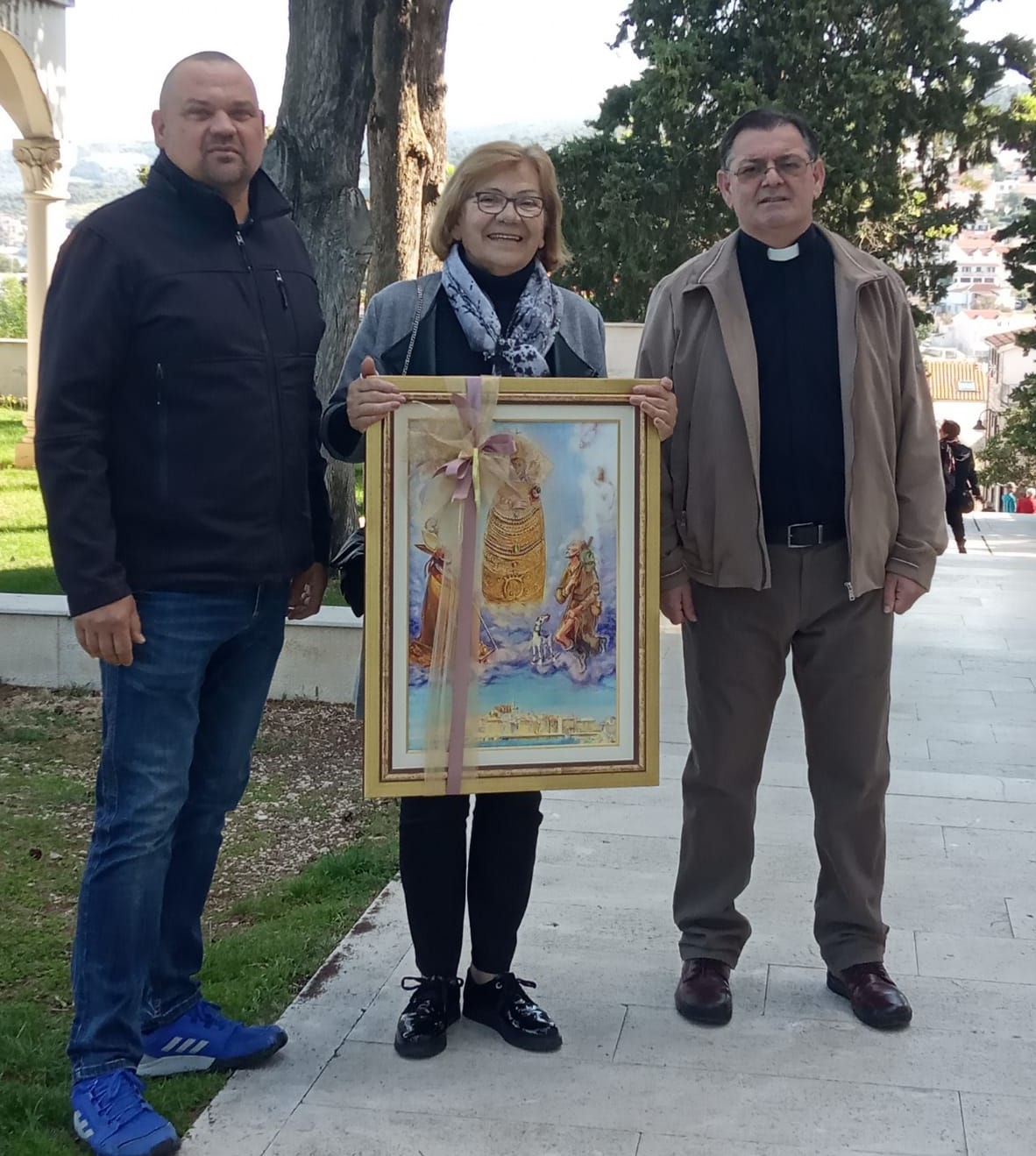 ZLATNI PIR ...
